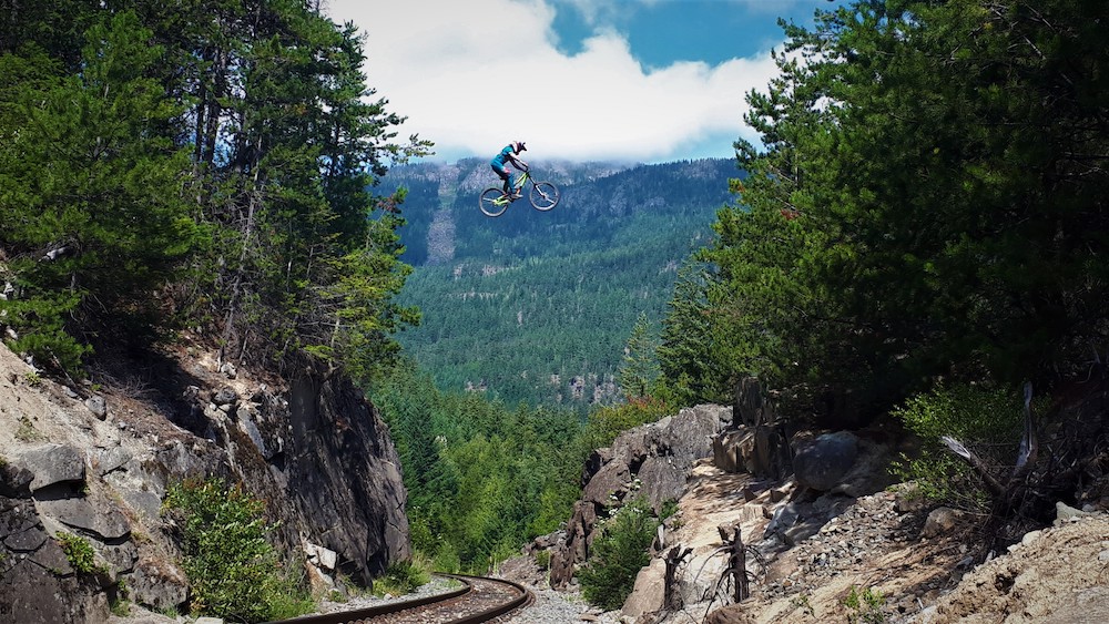 bike jumping canyon - mountain bike adventure
