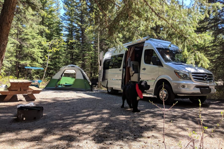 2018 4x4 roadtrek - van rentals in Banff