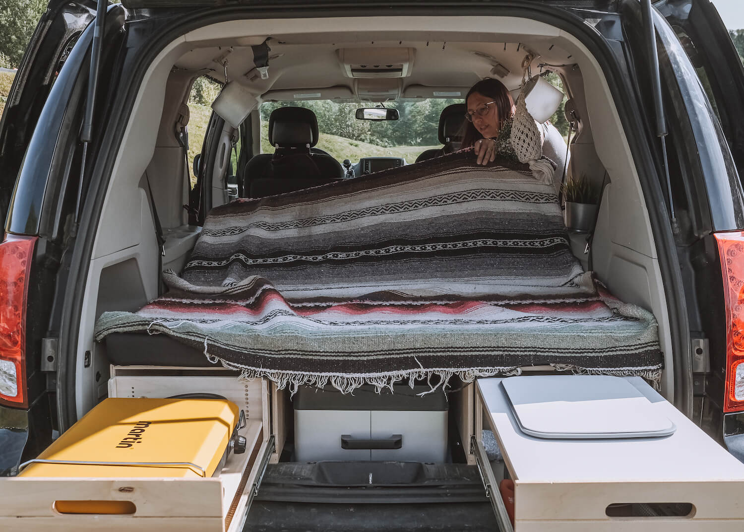 aménagement intérieur campeur minivan