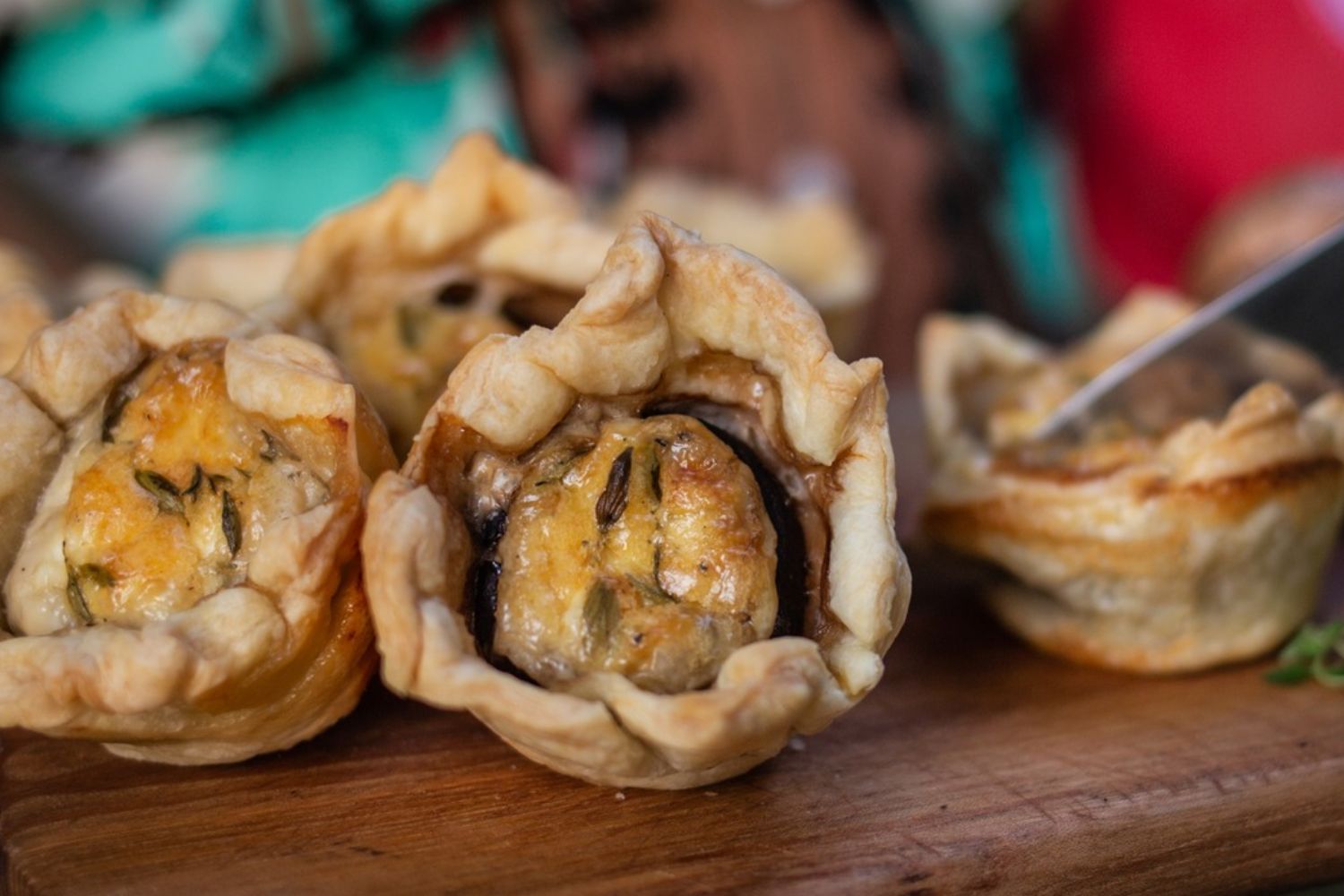 Exemple de recette utilisant le four Omnia, petites quiches aux champignons et à la feta