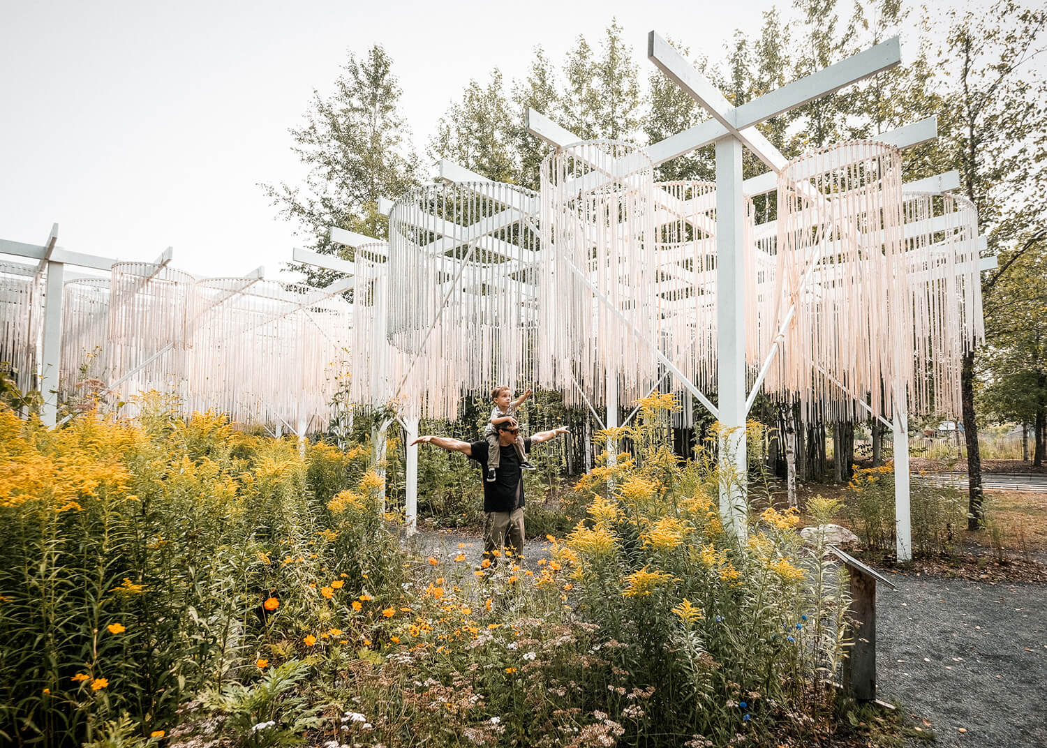 Père et fils aux Jardins de Métis